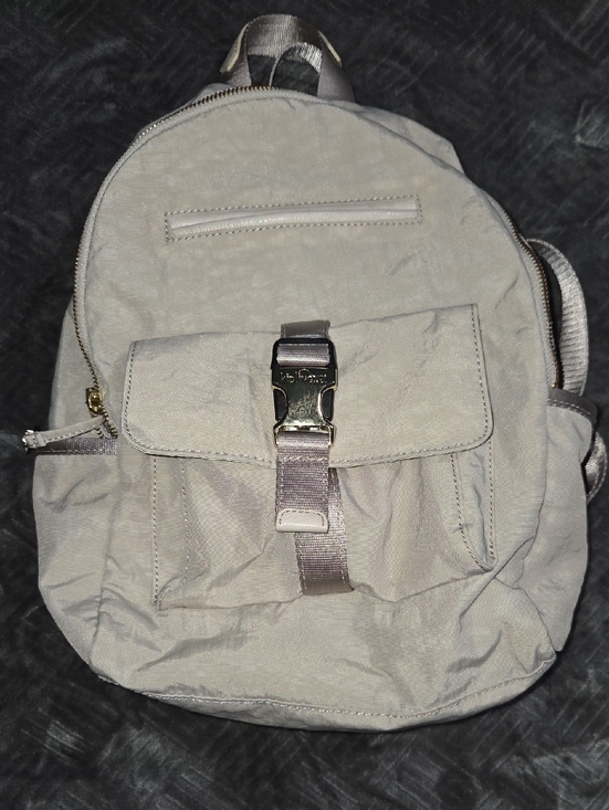 Kipling Marie Adjustable Backpack - Ivory With Gold Accents - Like New main image 8